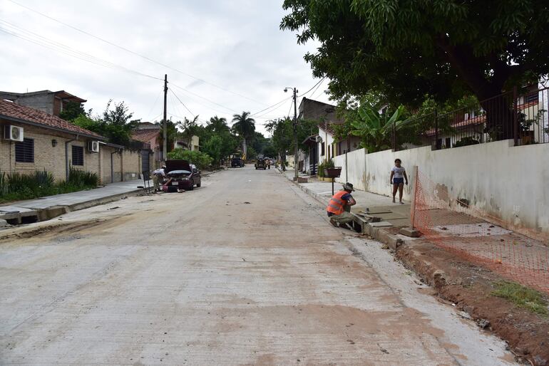 Después de un año y medio las calles está habilitadas para la circulación, pero siguen las obras. 