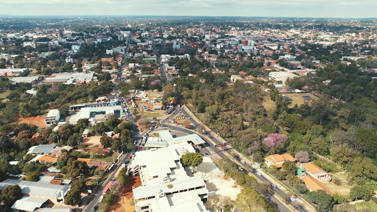 La ciudad de San Lorenzo es una de las más pobladas del país y registra un constante desarrollo económico en diversos rubros, favorecida por su estratégica ubicación.