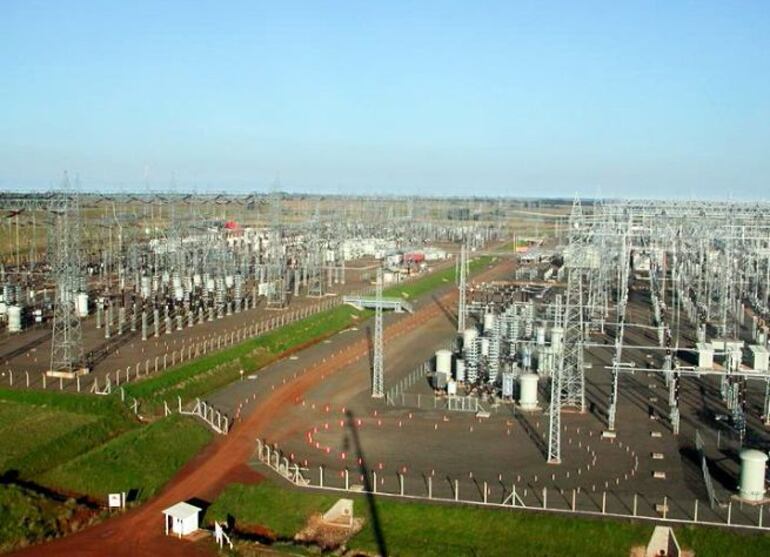 Subestación transformadora de Garabi, en la frontera argentino brasileño, infraestructura muy activa en el proceso de exportación-importación de energía eléctrica entre Argentina y Brasil; Brasil y Argentina.