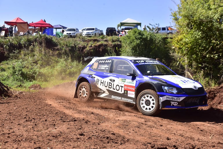 Franco Pappalardo está en frente en la RC2B, con Skoda Fabia.