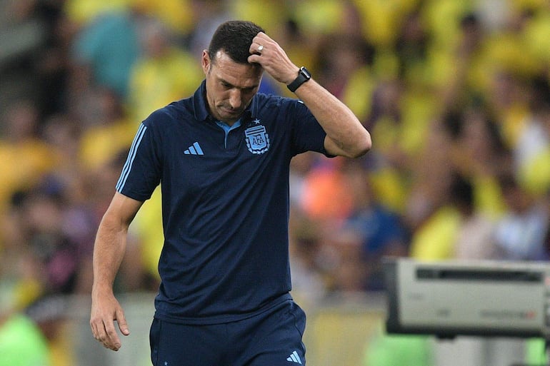 Lionel Scaloni, entrenador de la selección argentina, en el partido frente a Brasil por las Eliminatorias Sudamericanas 2026 en el estadio Maracaná de Río de Janeiro, en Brasil. 