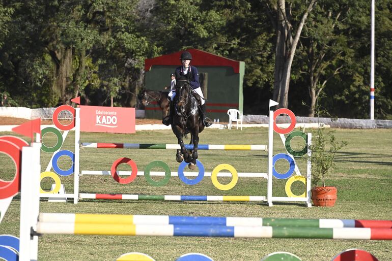 María Lange  se coronó en la categoría 1.20, en el arranque de la Segunda Etapa. Organizó La Fortaleza, en el Acá Carayá.