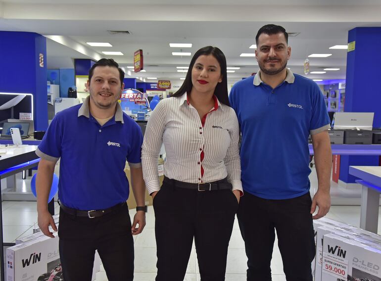 Víctor Benítez, Dalila Aquino y José Miranda.