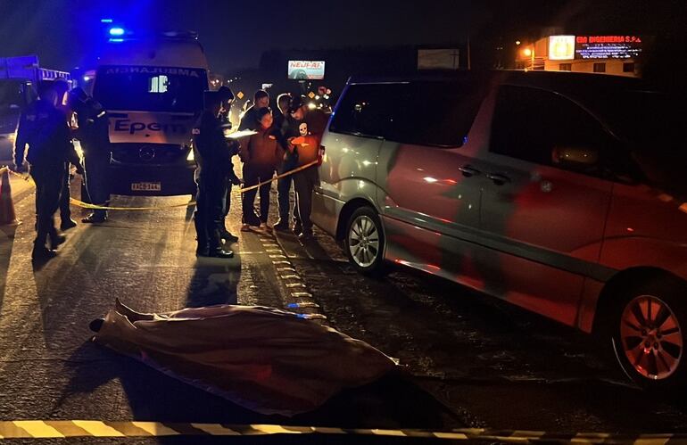 La mujer murió prácticamente en el acto tras la violenta colisión.