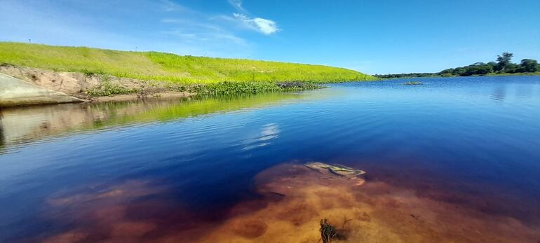 El Mades afirma que el agua del arroyo Ñeembucú se encuentra contaminado, así lo demuestra el resultado de un análisis realizado el pasado 28 de noviembre del 2023.