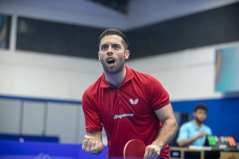 Marcelo Aguirre (31) festeja el pase a las semifinales del Sudamericano que se juega en la SND.