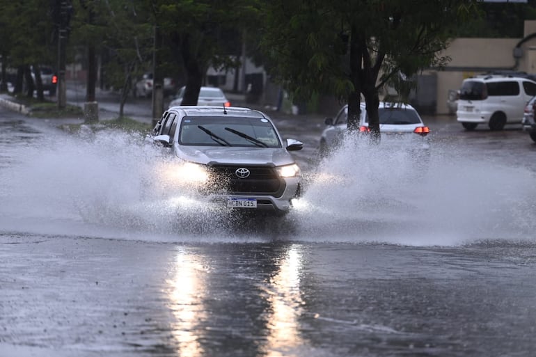 Lluvia en Asunción.