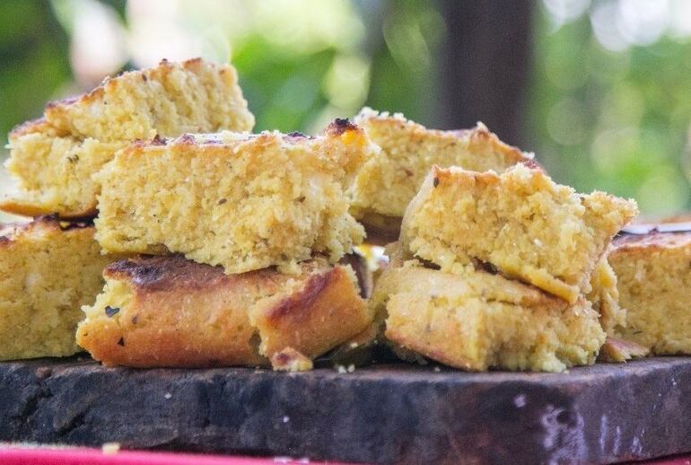 Sopa paraguaya, otro menú tradicional de Semana Santa. 