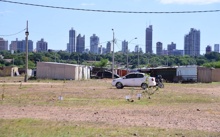 Subasta de Costanera: Municipalidad especula con venta directa y admite que hay interesados