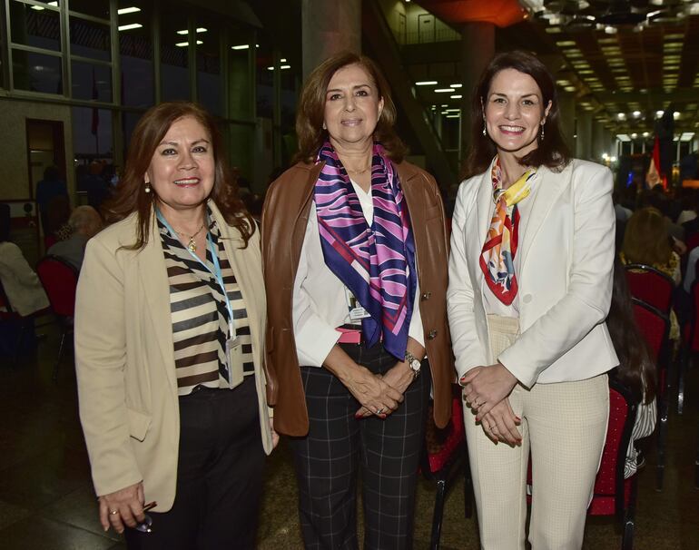 Graciela Mora, Teresa de Velilla e Irene Escribá.