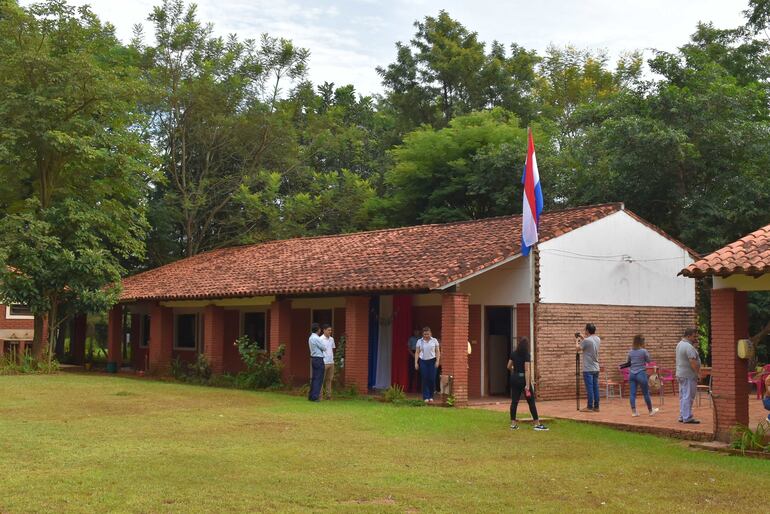 La dirección departamental de educación de Guairá realiza los trabajos de contención psicológica a los docentes y alumnos.