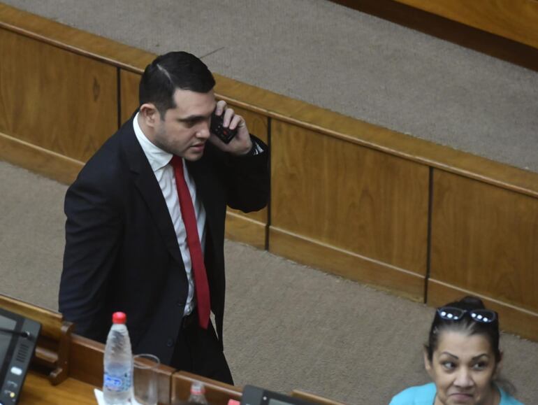 Hernán Rivas, senador colorado cartista sobre cuyo título de abogado pesan sospechas de falsedad.