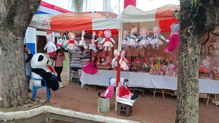 Feria de productos artesanales para el Día de la Madre.