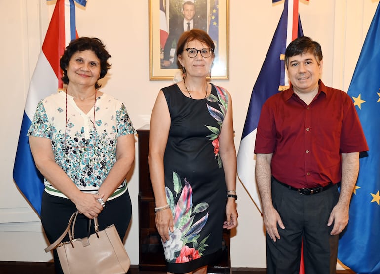 María Elena Maciel, Véronique Boudalier y Gerardo Gavilán.