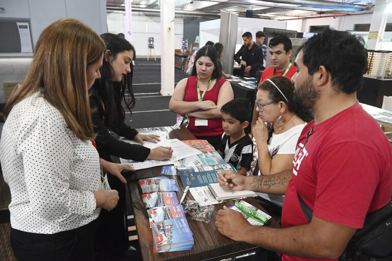 Hasta el domingo 6 de agosto se desarrolla la feria de viviendas, en el Centro de Convenciones  del Mariscal.