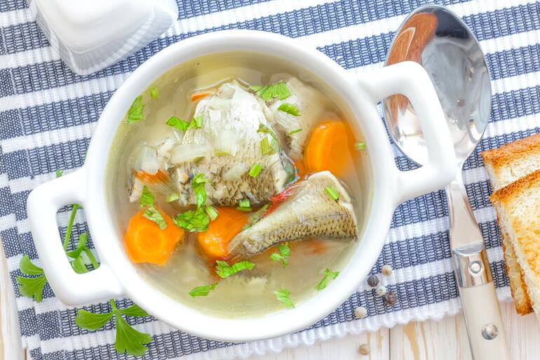 Caldo de pescado.