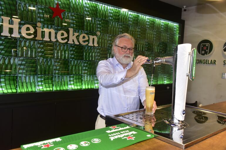 Maestro cervecero de Heineken.