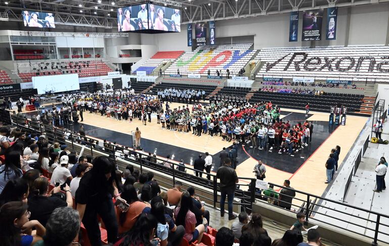 Hermosa vista general del imponente SND Arena, con equipos de varias facultades representadas que ya empezaron a competir ayer.