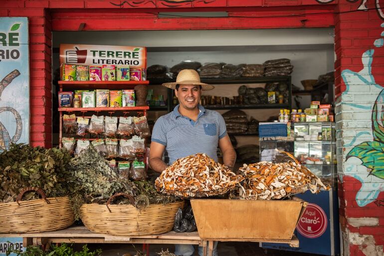 El Paseo de los Yuyos se encuentra en el Mercado 4, zona de la avenida Silvio Pettirossi