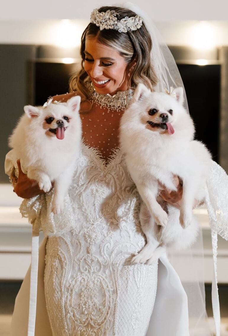 Jessi Torres con Pompita y Bella. (Instagram/Jessica Torres)