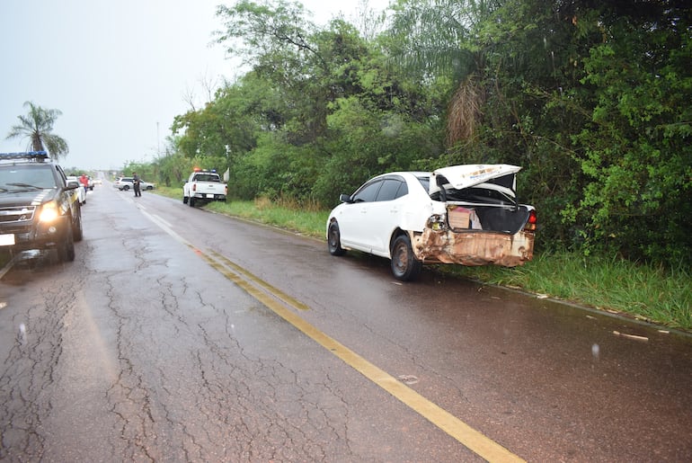 El automóvil Toyota Allion fue el primero en recibir el impacto por la parte trasera.