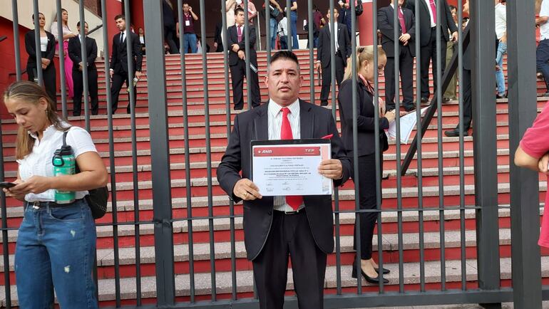 José Alfonzo, convencional de la ANR por Fuerza Republicana.