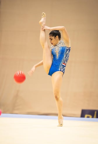 La paraguaya Ximena Riquelme, en plena actuación ayer en el pabellón de gimnasia de la Secretaría Nacional de Deportes (SND).