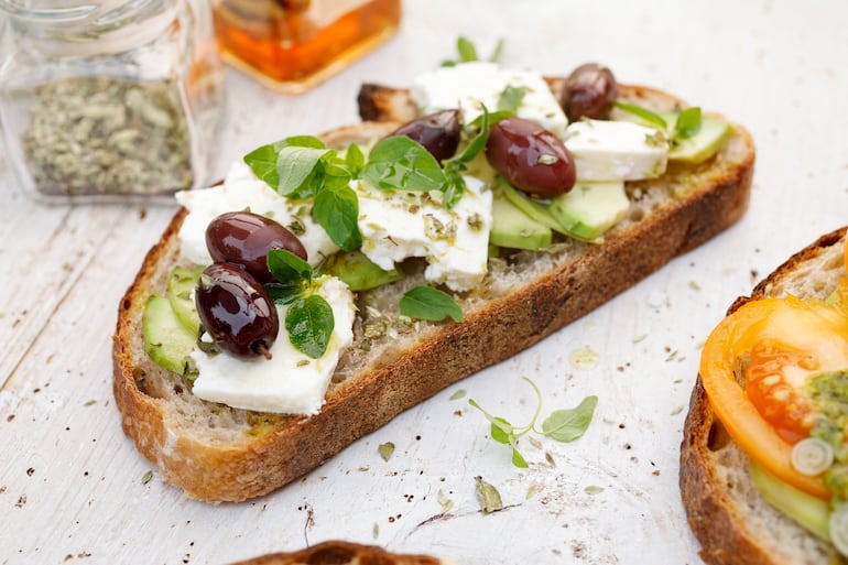 El orégano combina a la perfección con las aceitunas.