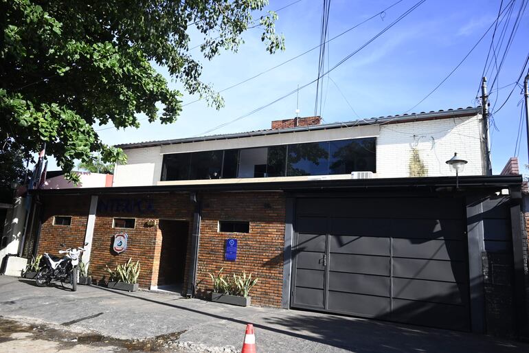 Fachada de la Oficina Central Nacional (OCN) de la Interpol en el barrio Rodríguez de Francia de Asunción.