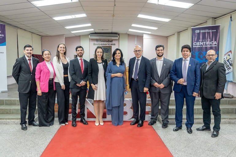 Autoridades de la UNIBE y universidades socias, como la Universidad Nacional de Caaguazú (UNCA) y la Universidad Nacional de Itapúa (UNI).