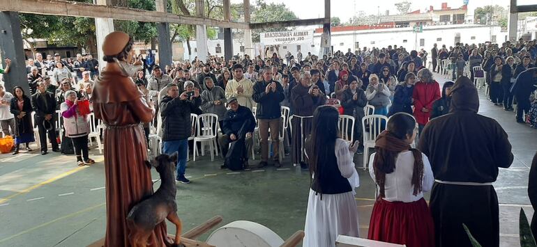 Un encuentro multitudinario se vivió en el Club Tte. Fariña de Guarambaré.