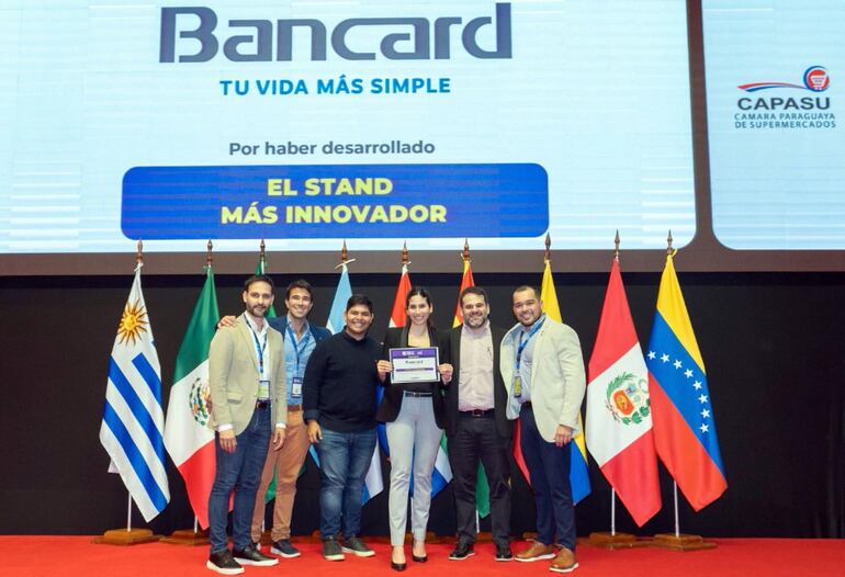 Durante la feria, Bancard obtuvo el reconocimiento de stand innovador de la Expo Capasu 2024 realizada en la Conmebol.