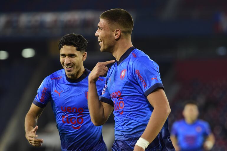 Festejo de Ronaldo de Jesús tras anotar el gol de la victoria de Cerro Porteño