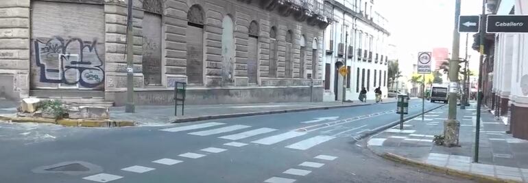 Calle Palma, desde Caballero hasta Iturbe sin cables aéreos.