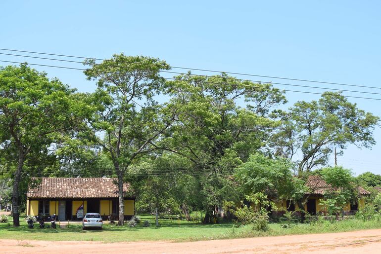 Las viviendas antiguas conocida como Villa Inglesa, donde residían los ingenieros ingleses que montaron las maquinarias en los talleres.