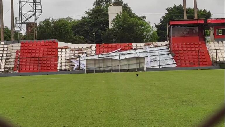 Los daños que sufrió el estadio Ka'arendy de General Caballero de Juan León Mallorquín.