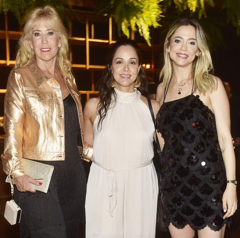 Fátima Cubas, Ivonne Flores y Yasmin Maldonado.