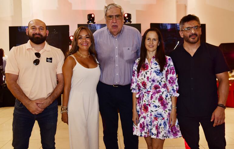 Ángel Almada, Marithe Llamosas, Francisco Sanfurgo, Melina Bogado y Leonardo Calvete.