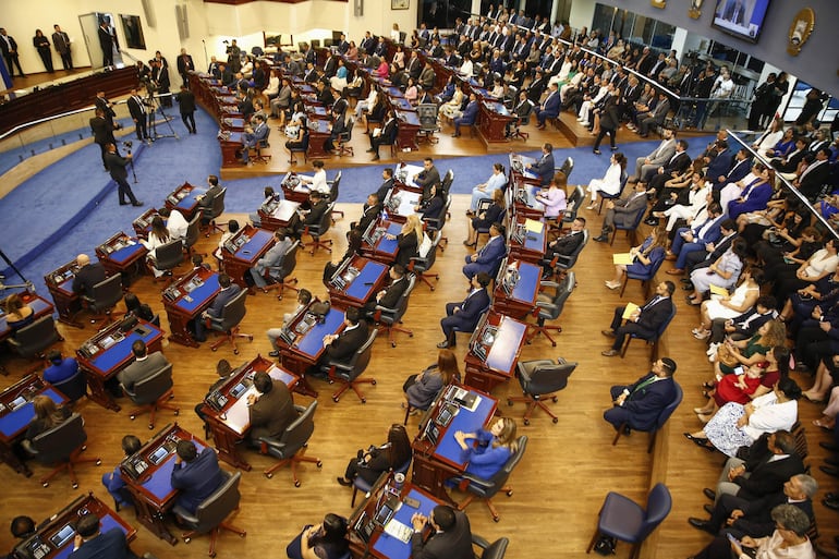 Sesión plenaria del Parlamento, en San Salvador.