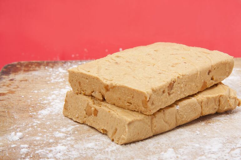 Turrón de Jijona.