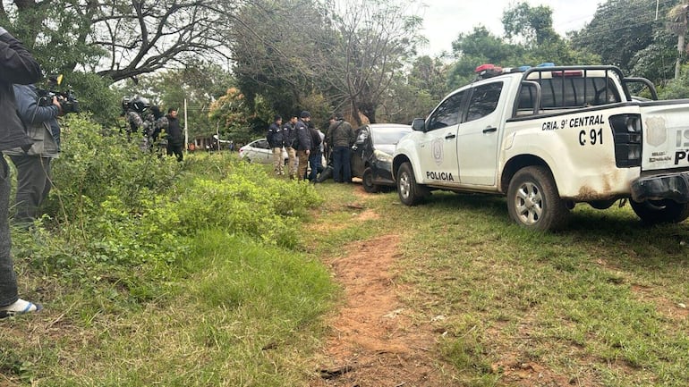 El tiroteo entre policías y presuntos narcos dejó dos agentes policiales heridos ayer.