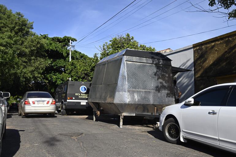 Carro de comidas en inmediaciones de la Interpol genera molestia en los vecinos, que piden su mudanza.