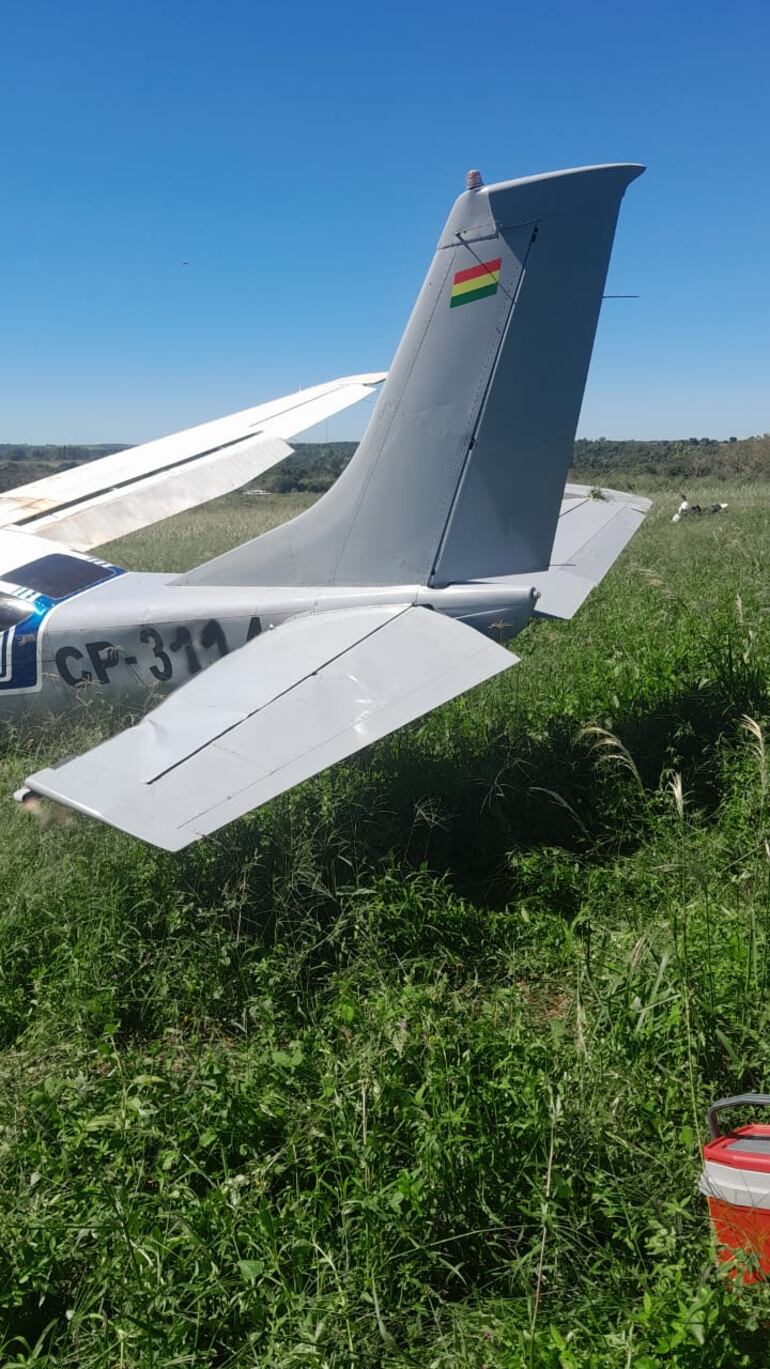 Avioneta con matrícula boliviana en San Juan Nepomuceno, Caazapá