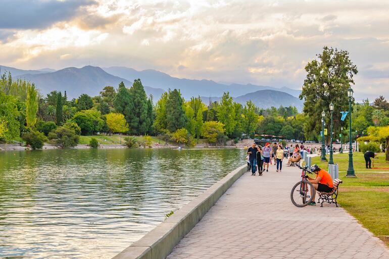 El Parque Nacional San Martín es el más grande de Sudamérica con 400 hectáreas.