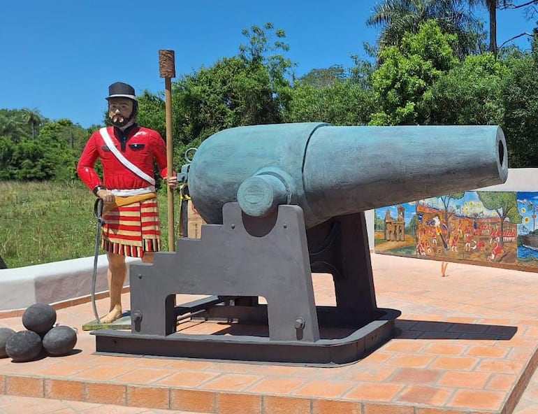 Réplica del cañón cristiano de Humaitá que fue robado por el ejército de Brasil durante la guerra de la Triple Alianza.