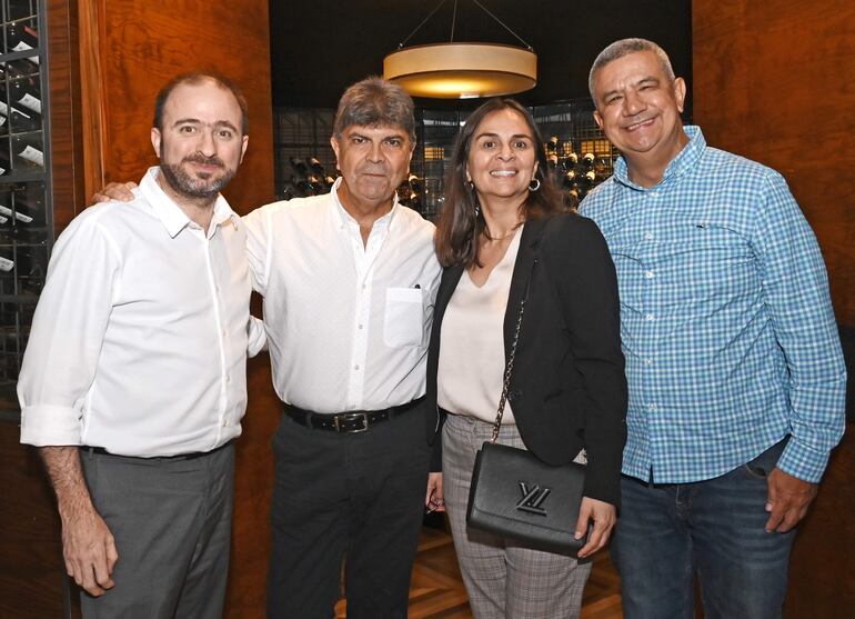 Martín Ceuppens, Óscar Zeballos, Rosario Schamisseddine e Italo Atencio.