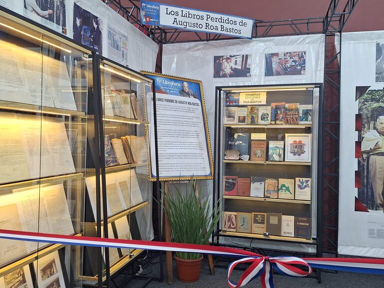 La muestra de los libros, manuscritos, esquelas, fotografías y documentos de puño y letra del escritor Augusto Roa Bastos, que dejó en argentina durante su residencia, estará disponible durante la feria y quedarán permanentemente en la universidad.