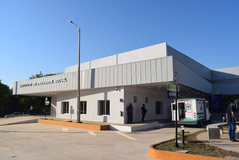 El local de la Unidad Sanitaria de Paraguarí fue inaugurado en octubre del 2021 y en menos de tres meses en toda su estructura presentó desperfectos eléctricos, que no fueron reparados hasta ahora.