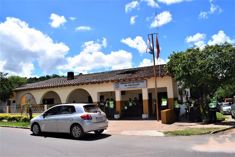 Las detenciones se realizaron en la Dirección de la Policía Departamental de Central y Paraguarí, respectivamente.