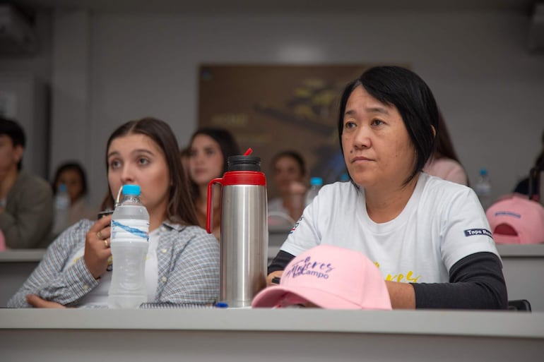 Tape Ruvicha promueve la igualdad de oportunidades y el desarrollo profesional de las mujeres en el agro.